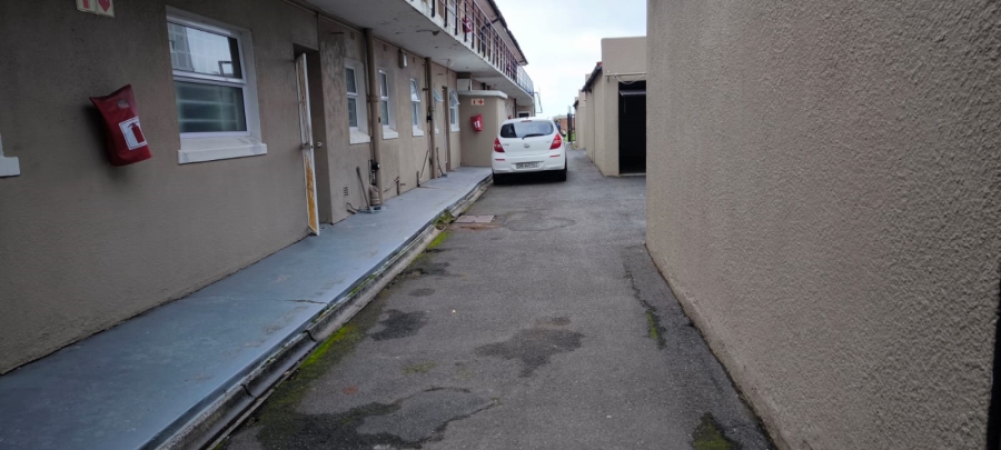 1 Bedroom Property for Sale in Kenilworth Western Cape